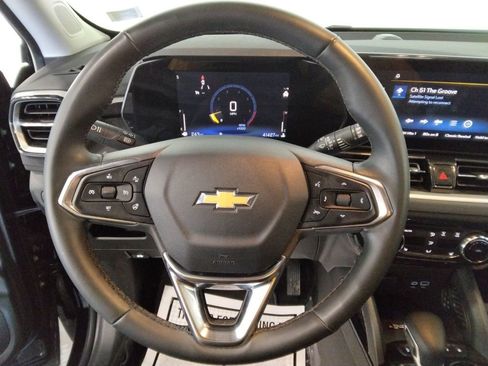 Used 2024 Chevrolet TrailBlazer LT w/ Convenience Package FWD image 12