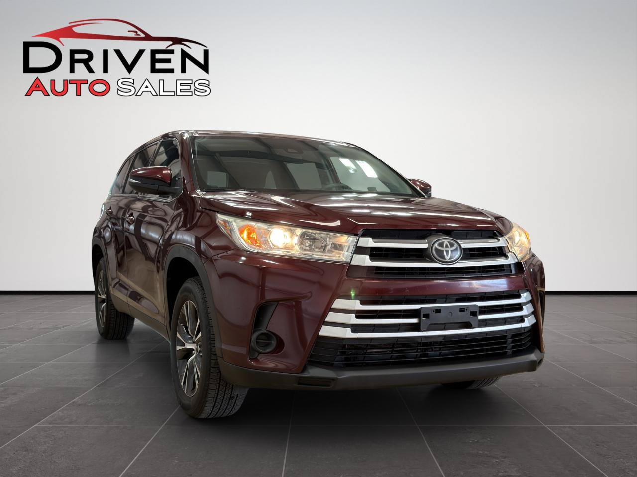 Used 2019 Toyota Highlander LE FWD image 8