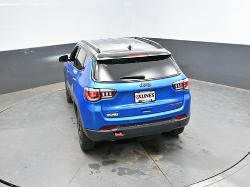 Used 2025 Jeep Compass Trailhawk AWD/4WD image 40