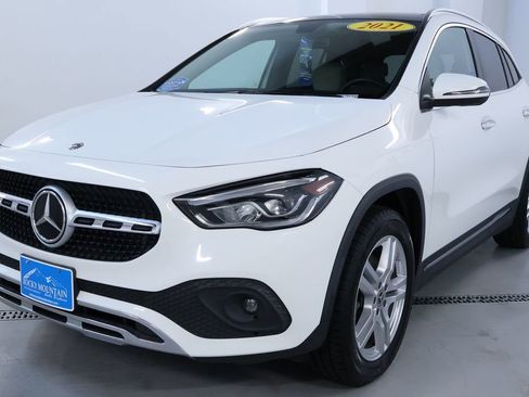Used 2021 Mercedes-Benz GLA 250 4MATIC w/ Premium Package image 3