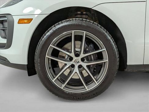 New 2026 Porsche Macan image 27