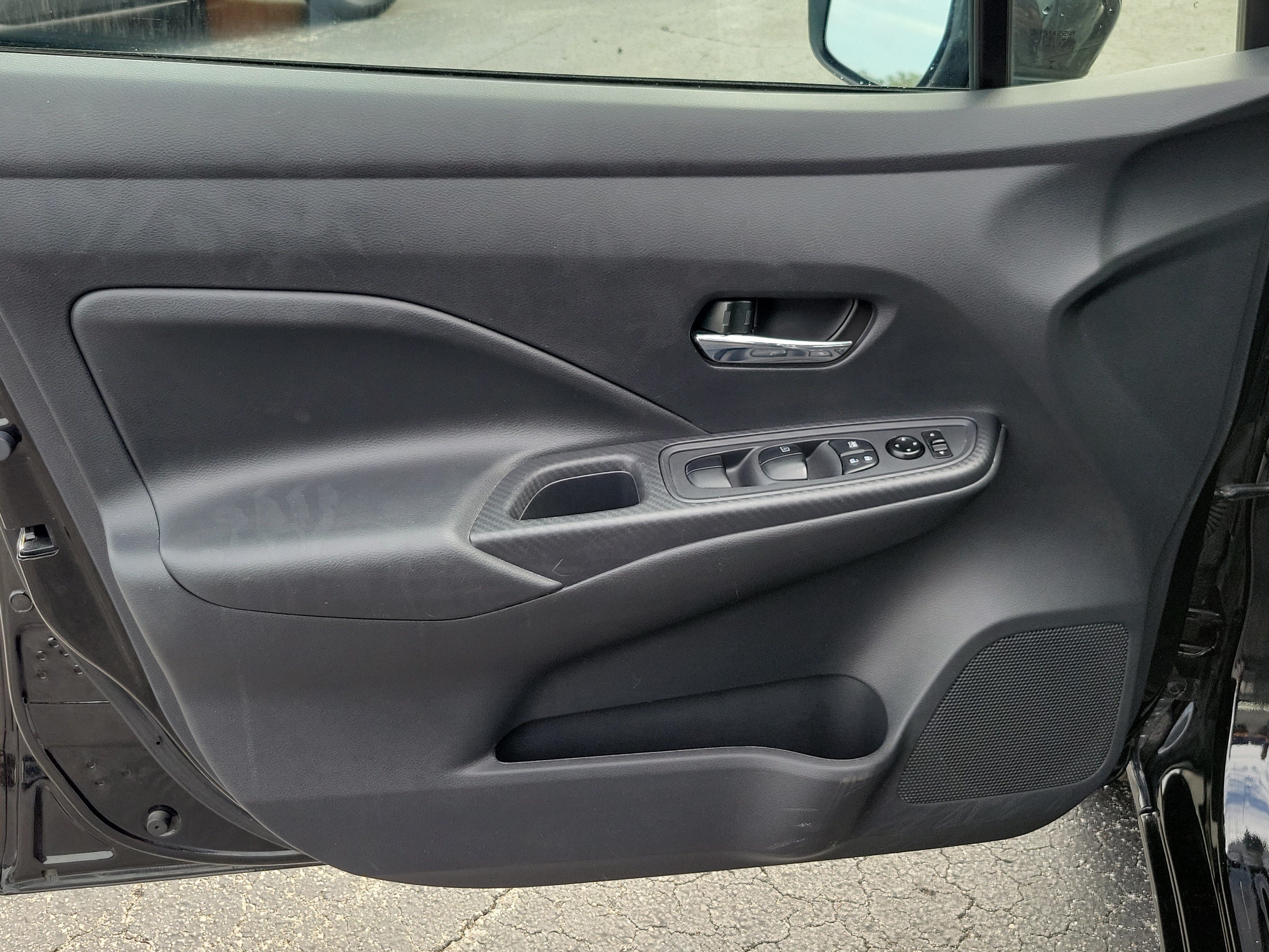 Used 2024 Nissan Versa SV FWD image 23