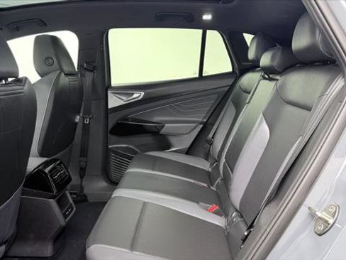Used 2023 Volkswagen ID.4 Pro S AWD/4WD image 16