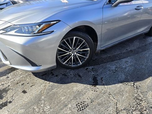 Used 2022 Lexus ES 350 w/ Premium Package image 2