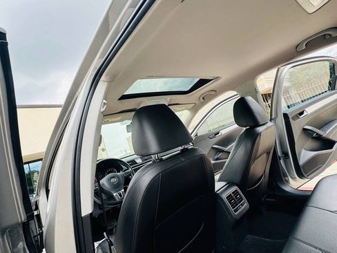 Used 2013 Volkswagen Passat 2.5 SE FWD image 19