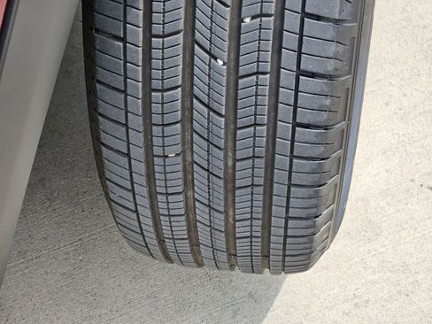 Used 2025 Jeep Grand Cherokee Laredo X w/ Luxury Tech Group I image 13