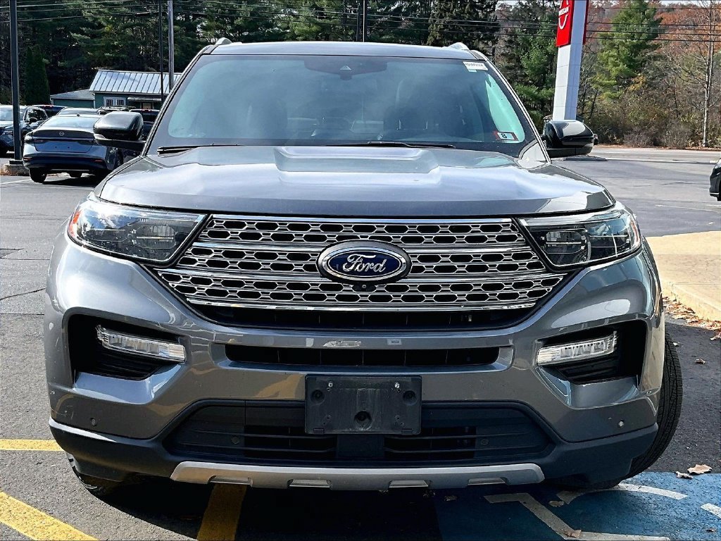 Used 2021 Ford Explorer Limited w/ Equipment Group 301A AWD/4WD image 2