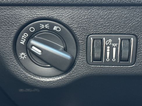 Used 2022 Dodge Charger SXT w/ Blacktop Package image 14