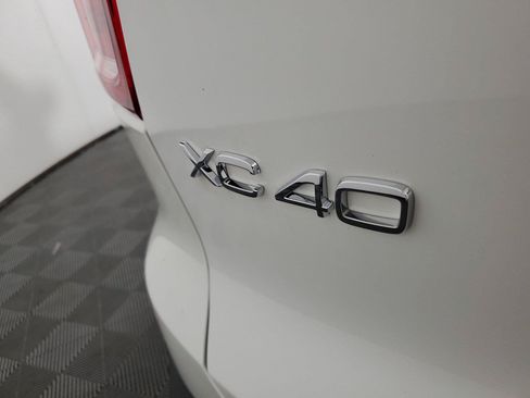 Certified 2026 Volvo XC40 B5 Plus w/ Climate Package AWD/4WD image 7