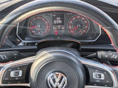 Used 2019 Volkswagen Jetta GLI image 9