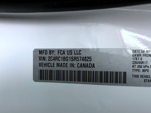 Used 2025 Chrysler Pacifica Select image 24