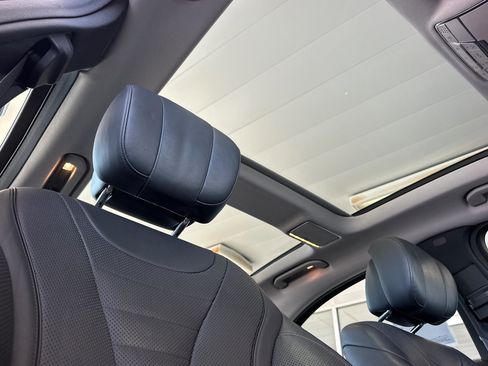 Used 2018 Mercedes-Benz S 560 Sedan image 16