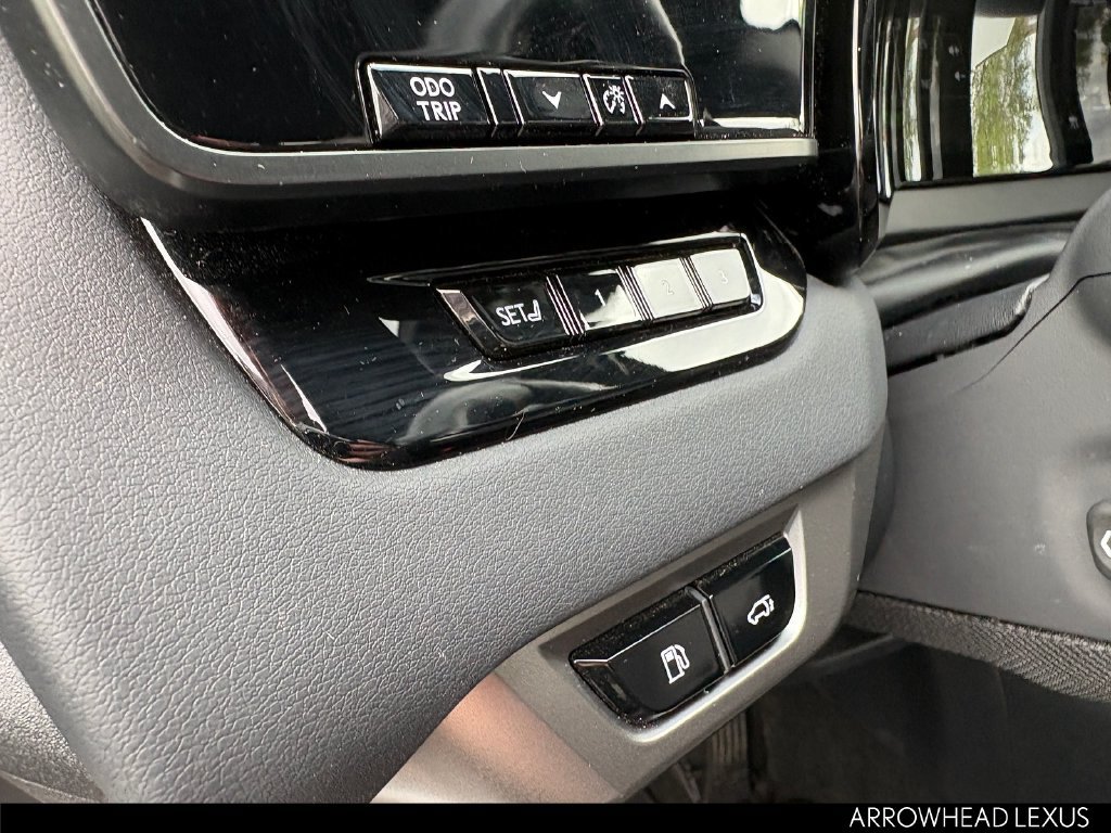 Used 2026 Lexus RX 450h AWD w/ Convenience Package image 19