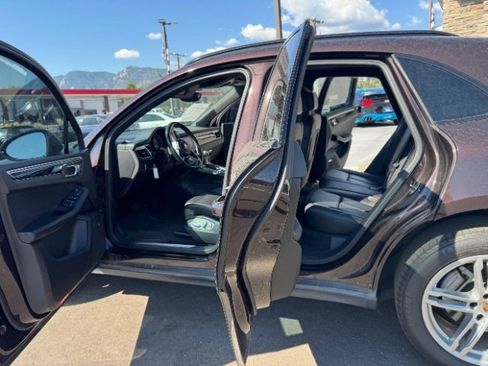 Used 2017 Porsche Macan S image 9