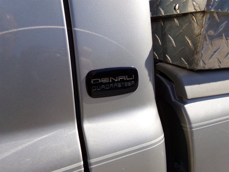 Used 2004 GMC Sierra 1500 Denali AWD/4WD image 24