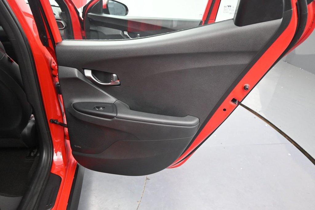 Used 2019 Hyundai Veloster Turbo FWD image 17