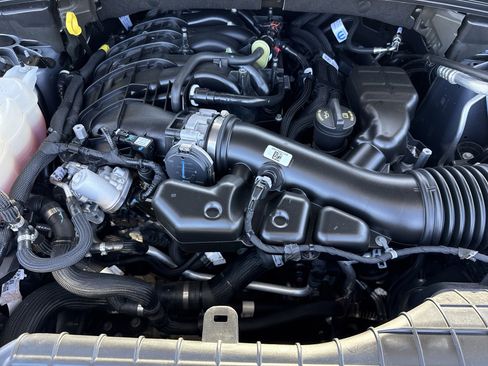 Used 2025 Jeep Grand Cherokee Laredo X image 32