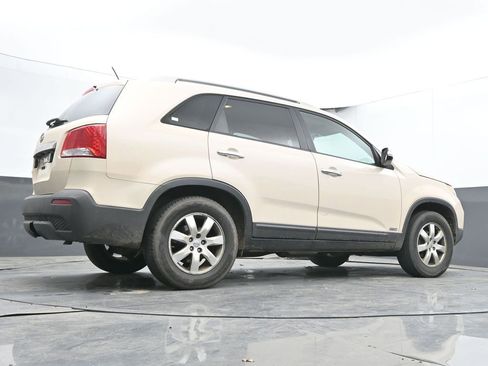 Used 2012 Kia Sorento LX w/ Third Row Pkg AWD/4WD image 29
