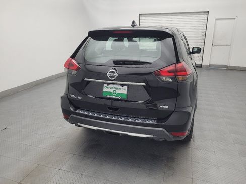 Used 2018 Nissan Rogue S AWD/4WD image 7