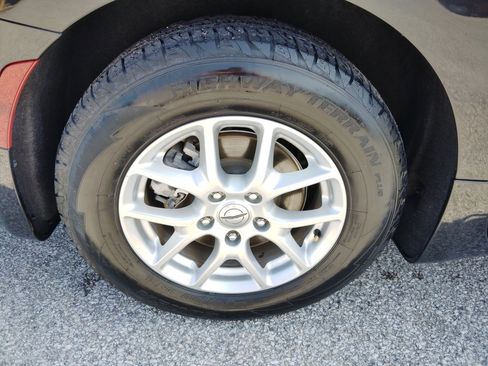 Used 2022 Chrysler Pacifica Touring-L FWD image 9