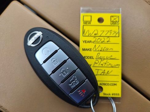 Used 2022 Nissan Rogue Platinum w/ Head-Up Display Package AWD/4WD image 24