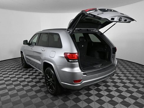 Used 2019 Jeep Grand Cherokee Altitude image 31