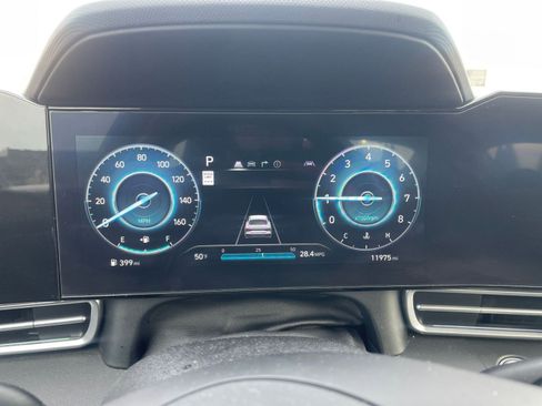 Used 2025 Hyundai Elantra SEL image 41