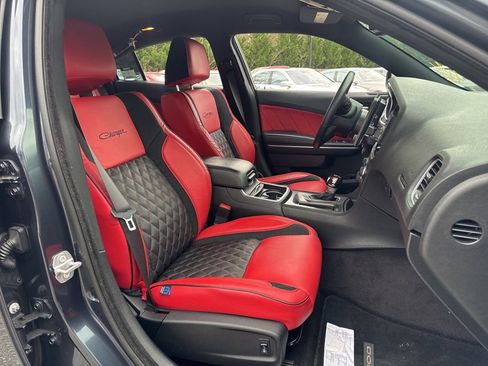 Used 2016 Dodge Charger SXT image 8