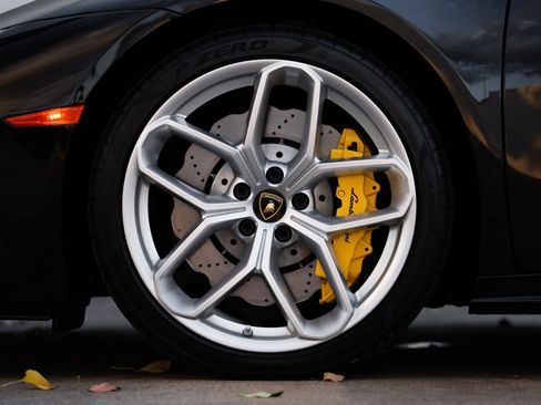 Used 2017 Lamborghini Huracan LP 580-2 image 34