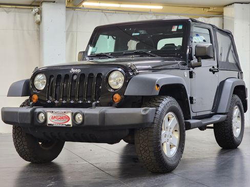 Used 2013 Jeep Wrangler Sport AWD/4WD image 9
