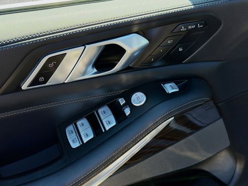 Used 2023 BMW X7 xDrive40i image 23