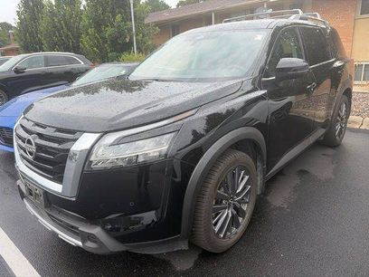Used 2024 Nissan Pathfinder SL w/ SL Premium Package