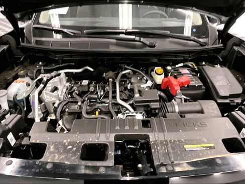 New 2025 Nissan Kicks SR w/ SR Premium Package FWD image 23
