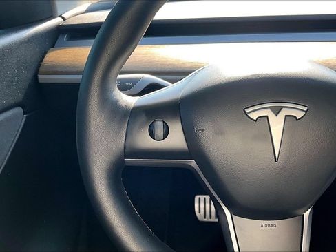 Used 2022 Tesla Model Y Performance AWD/4WD image 18