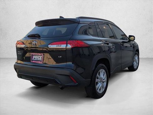 Certified 2022 Toyota Corolla Cross LE image 5