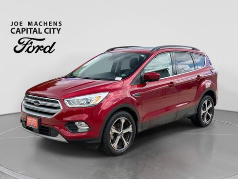 Used 2018 Ford Escape SEL w/ Ford Safe & Smart Package FWD image 9
