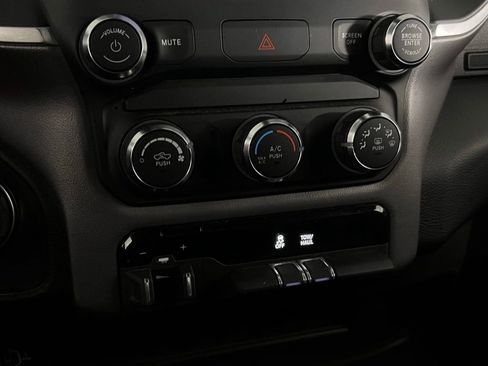 Used 2024 RAM 2500 Big Horn w/ Bed Utility Group image 15