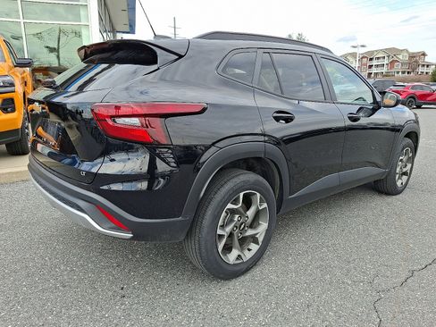 Certified 2025 Chevrolet Trax LT image 7