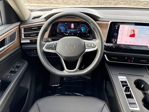 New 2026 Volkswagen Atlas SE image 13