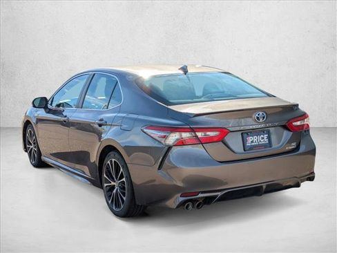 Used 2019 Toyota Camry SE image 7