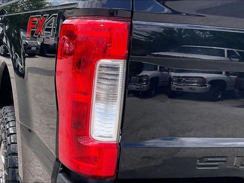 Used 2019 Ford F250 XLT w/ XLT Premium Package AWD/4WD image 28