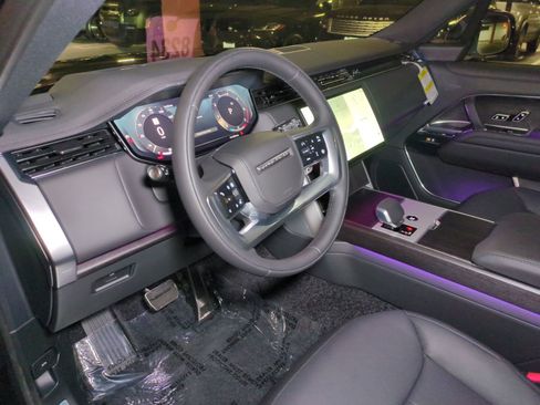New 2026 Land Rover Range Rover Long Wheelbase SE AWD/4WD image 16