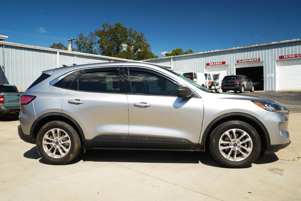Used 2022 Ford Escape SE FWD image 3