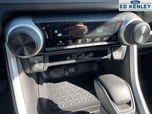 Used 2025 Toyota RAV4 LE image 10