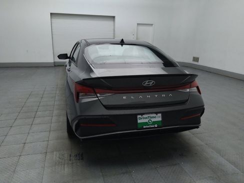 Used 2025 Hyundai Elantra Sport FWD image 6