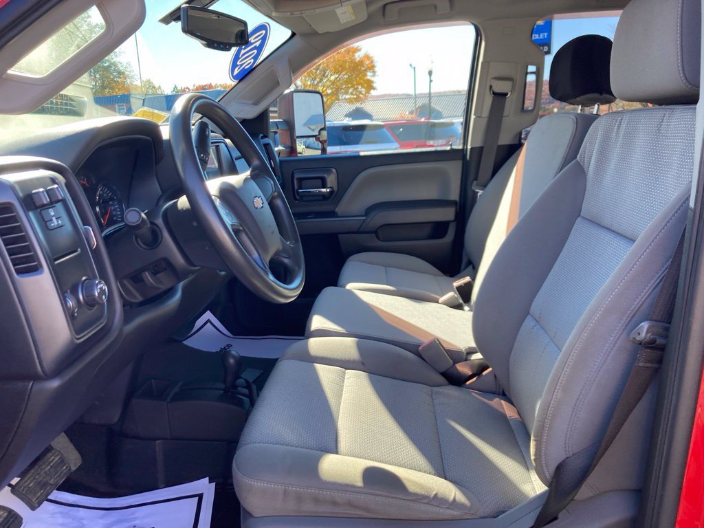 Used 2019 Chevrolet Silverado 2500 W/T w/ Snow Plow Prep Package AWD/4WD image 4