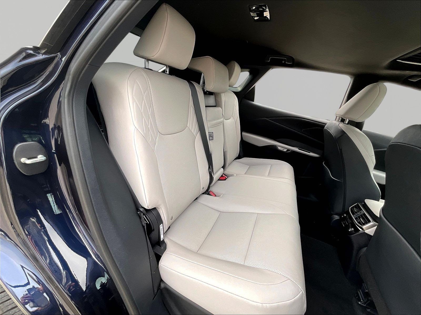Used 2025 Lexus RX 350 Premium w/ Accessory Package (Z1) FWD image 25