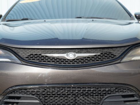 Used 2016 Chrysler 200 S w/ Comfort Group image 4