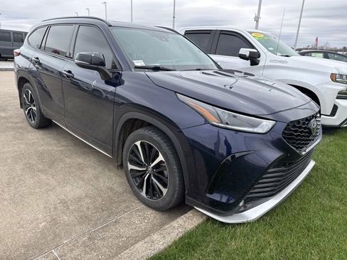 Used 2022 Toyota Highlander XSE image 11