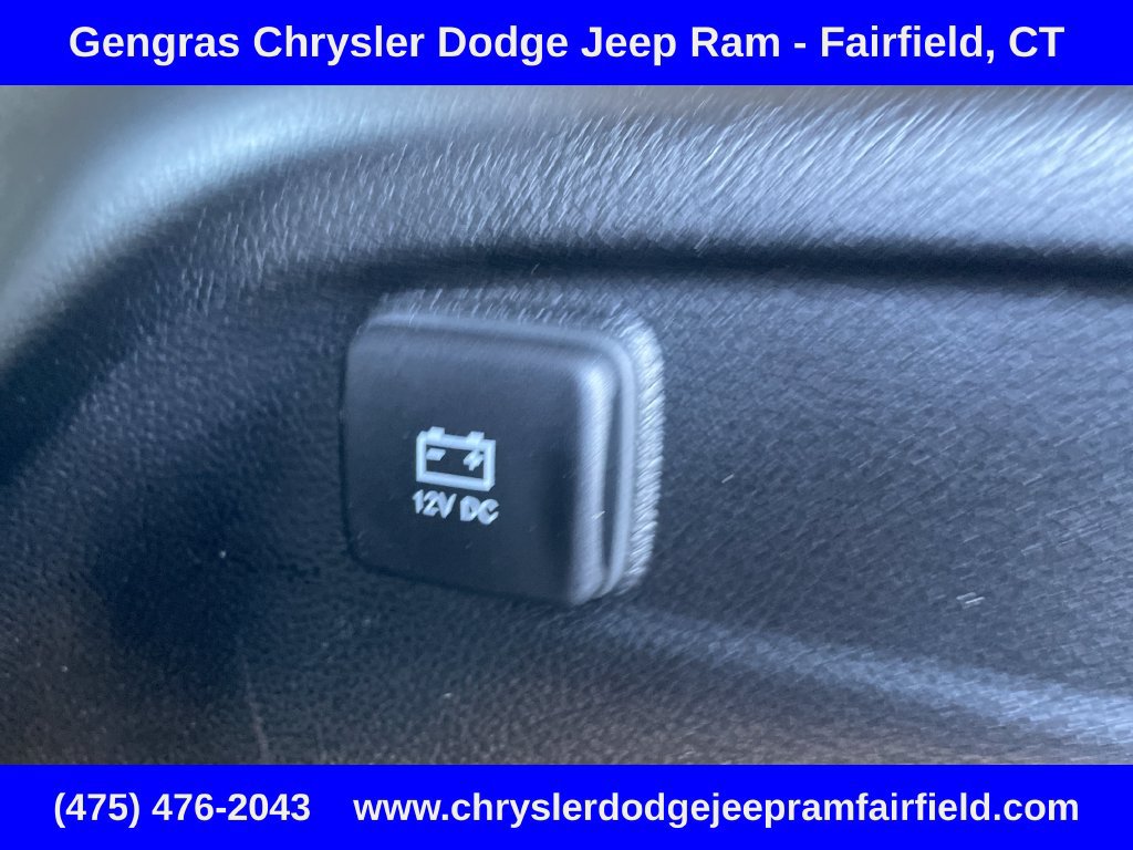 Used 2023 Jeep Grand Cherokee L Limited AWD/4WD image 39